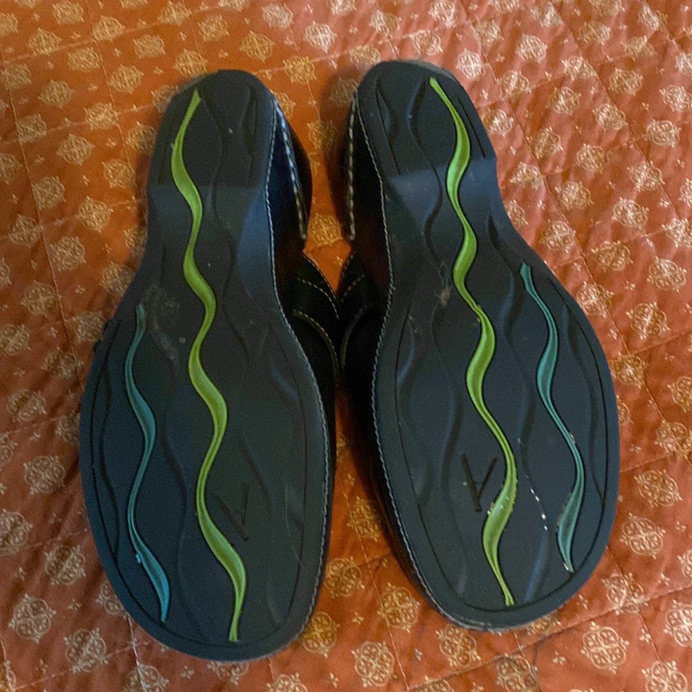 Clarks size 8 Clog Leather - Picture 2 of 9